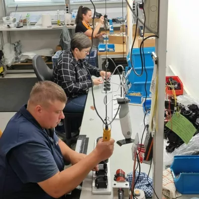 K zaposlovanju invalidov pri nas ključno prispevajo invalidska podjetja in kvotni sistem, ki delodajalce zavezuje k zaposlovanju invalidov, sicer morajo plačati finančni prispevek. Fotografija je simbolična. Foto: Ambit