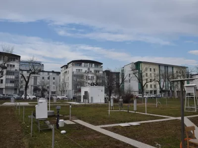 ﻿25.01.2016 - Sinoptična meteorološka postaja Ljubljana Bežigrad - meteorološki opazovalni prostor - meritev kakovosti onesnaženost zraka v Ljubljani - onesnaženost zraka - merilna vremenska postaja ARSO - povišana onesnaženost zraka z delci PM10 - meteorološki observatorij, združen s sinoptično, fenološko in okoljevarstveno postajo//FOTO:Miha Lapanje