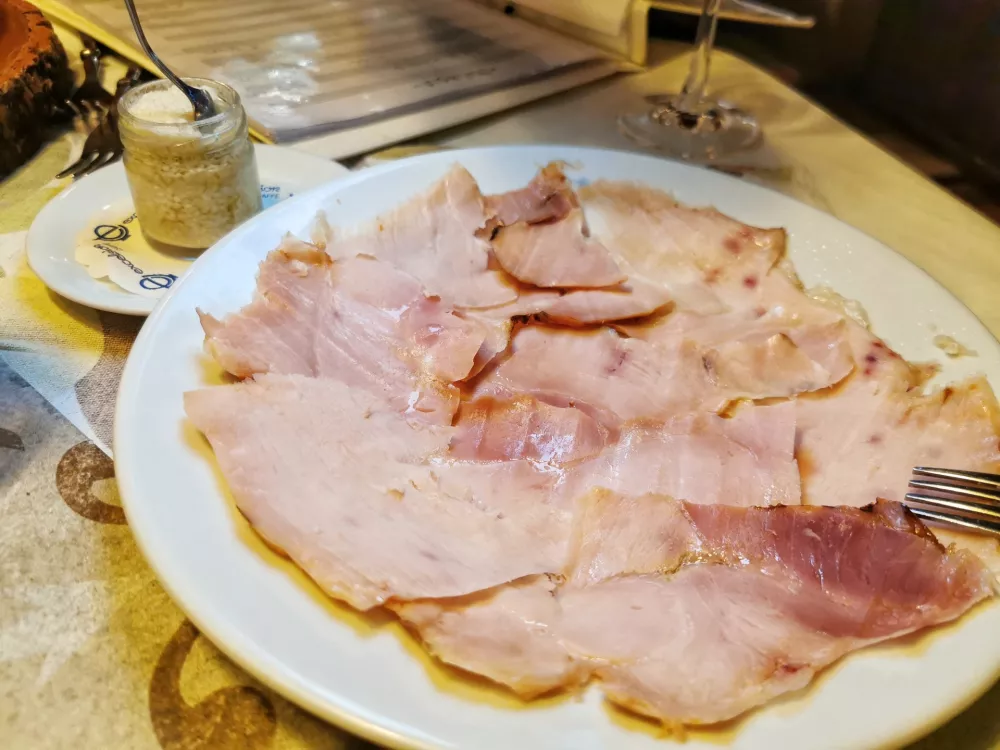 Kuhan pršut s hrenom, Trattoria Alla Luna