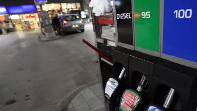 bencinska črpalka Petrol, gorivo - Euro diesel - Euro super 95 - - Euro plus 98 - bencin- podražitev bencina - cene goriv na bencinskih črpalkah bistveno višje//FOTO: Luka Cjuha