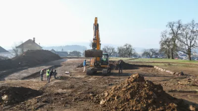 - 21.02.2025. - Arheološka izkopavanja na gradbišču novega pokopališča v Komendi, kjer so našli ostanke iz kamene dobe stare 6000 let.//FOTO: Bojan Velikonja