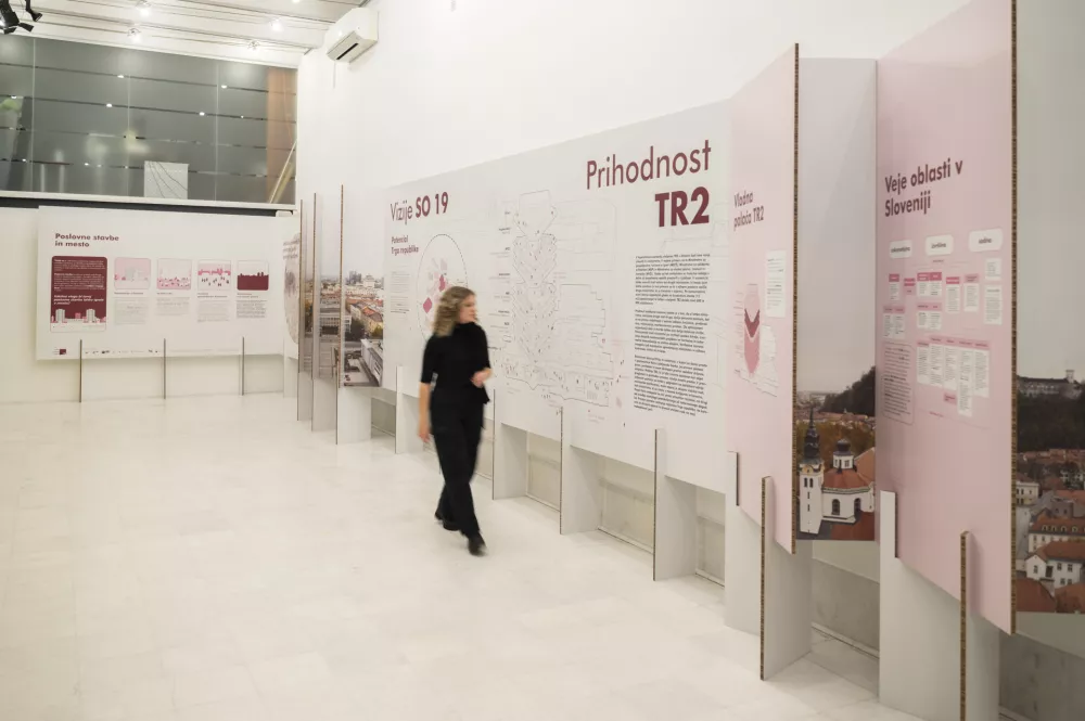 Razstava Vizije so 19: Poslovne stavbe in mesto: Prihodnost TR2 (2024); avtorji: Katarina Čakš, Isabela Karlin Čoh, Jure Sadar, Gašper Skalar za Društvo arhitektov Ljubljana Foto: Nik Erik Neubauer