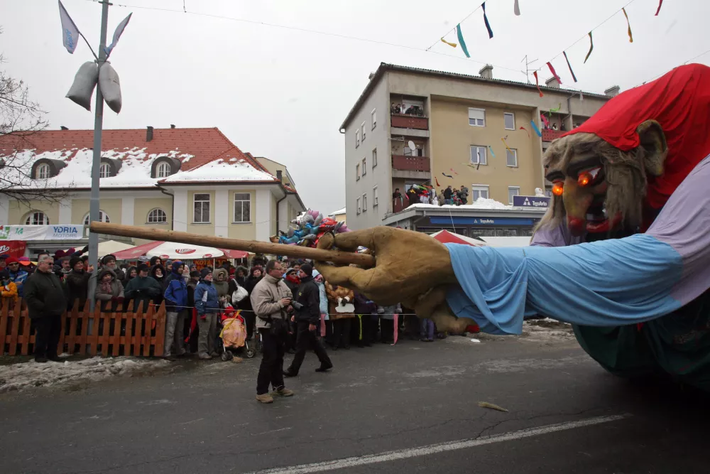 -Pustna maska, coprnica Uršula-Pustni karneval v Cerknici-Pust, Cerknica//FOTO: Luka CjuhaOPOMBA: ZA OBJAVO V ČASOPISU DNEVNIK