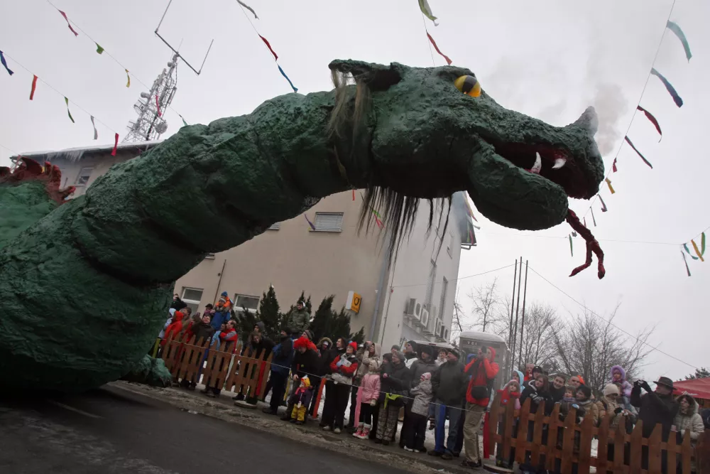 -Pustna maska, zmaj-Pustni karneval v Cerknici-Pust, Cerknica//FOTO: Luka CjuhaOPOMBA: ZA OBJAVO V ČASOPISU DNEVNIK