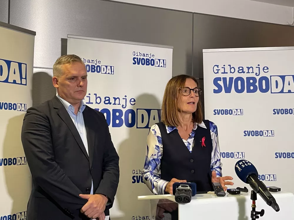 Ljubljana, sedez Gibanja Svoboda.Izjava za medije Gibanja Svoboda v zvezi s posvetovalnim referendumom o Jeku 2.Predsednik programskega odbora Gibanja Svoboda za energetiko in minister za okolje, podnebje in energijo Bojan Kumer ter vodja poslanske skupine Svoboda Natasa Avsic Bogovic.