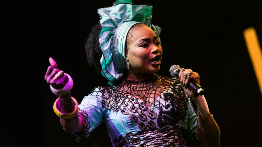 JMMH45 WOMAD Festival, Charlton Park, Wiltshire, UK. 28th July 2017. Malian singer Oumou Sangare performs live on the Open Air Stage at WOMAD, as the rain starts to poor. Credit: Francesca Moore/Alamy Live News