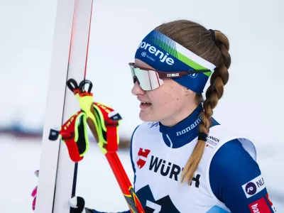 Planica.Svetovno prvenstvo v nordijskih disciplinah v Planici.Tek na 5 kilometrov za nordijsko kombinacijo (zenske).Slovenska nordijska kombinatorka Ema Volavsek.