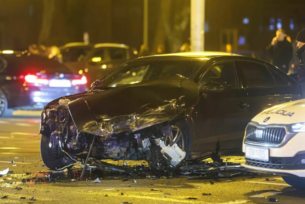 po trčenju audija in porscheja sredi zagreba je slednjega odbilo v restaracijo