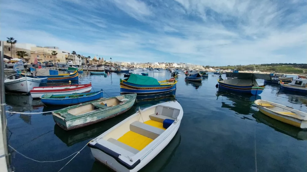 MARSAXLOKK – ŠARMANTNO RIBIŠKO MESTO, KI SI SI BOSTE ZOPOMNILI PO NJEGOVIH PISITIH BARVAH