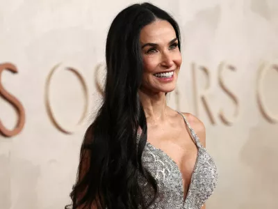 Demi Moore je blestela v Armanijevi toaleti. Foto: Reuters