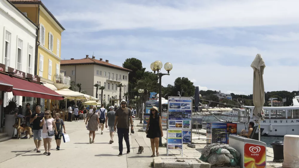 Poreč1.08.2023 - Hrvaška Istra - turizem - poletje - počitnice - turisti - turistična sezonaFOTO: Luka Cjuha