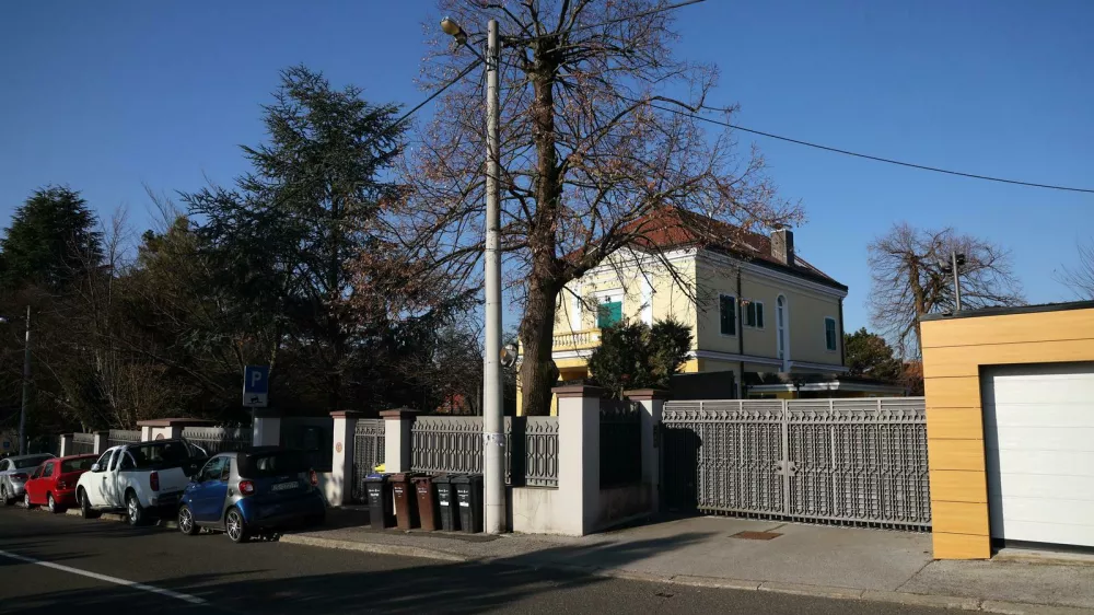 04.03.2025. Zagreb - Nepoznati po?initelj bacio je u utorak oko 00.40 sati eksplozivnu napravu u dvori?te ku?e u Hercegova?koj ulici na zagreba?kom Pantov?aku. Photo: Luka Stanzl/PIXSELL