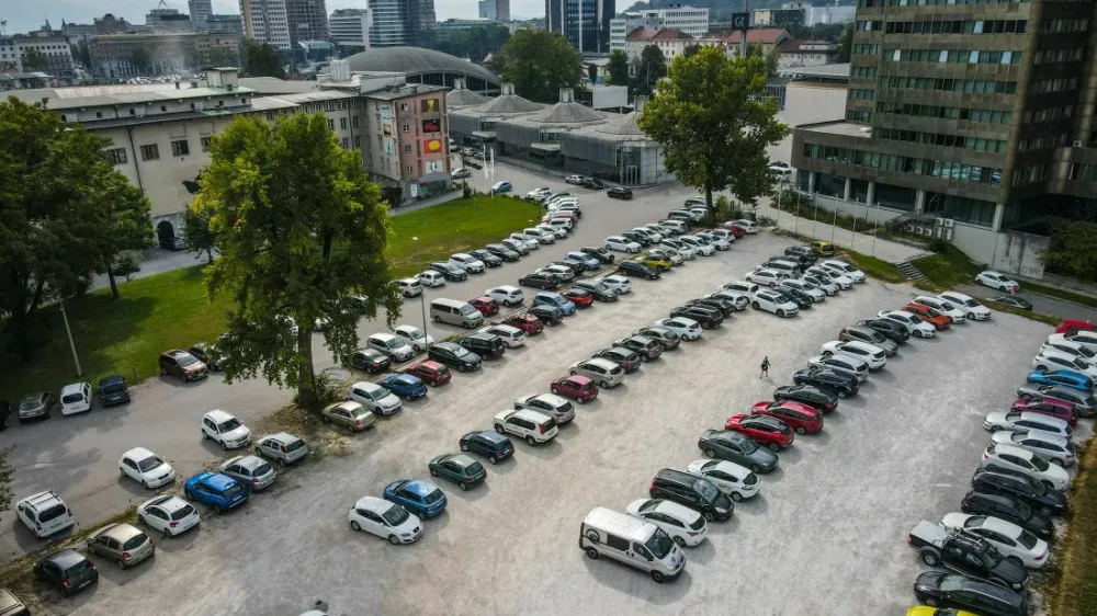 V času sejma Dom bo ura parkiranja na parkirišču Linhartova in Gospodarsko razstavišče za 20 centov dražje. Foto: Jp LPT