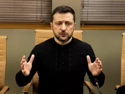 FILE PHOTO: Ukrainian President Volodymyr Zelenskiy speaks during a meeting with members of the media on the outskirts of London, Britain, March 2, 2025. REUTERS/Carlos Jasso/File Photo