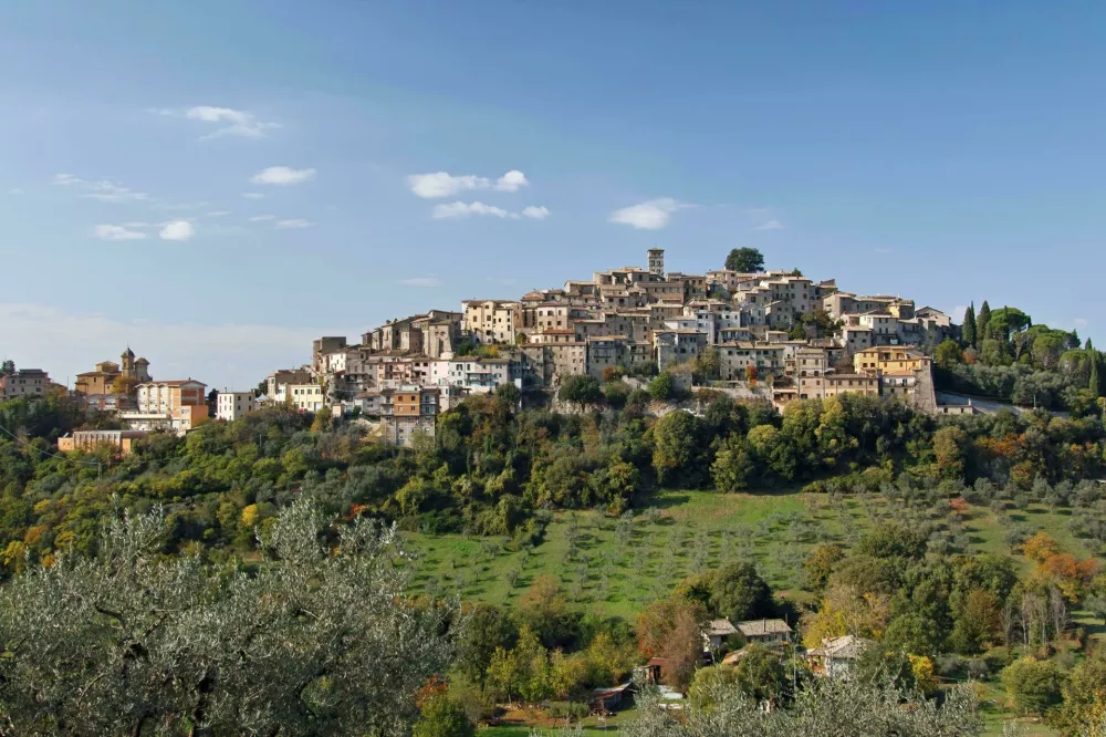 2H64PX5 landscape of the village of Casperia, Sabina, Rieti, Lazio, Italy. Foto: Reuters/Alamy