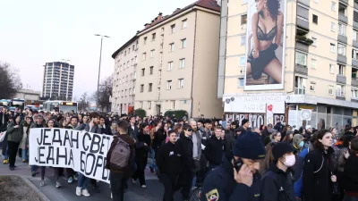 Protestni shod v podporo protestom v Srbiji. Foto: Luka Cjuha