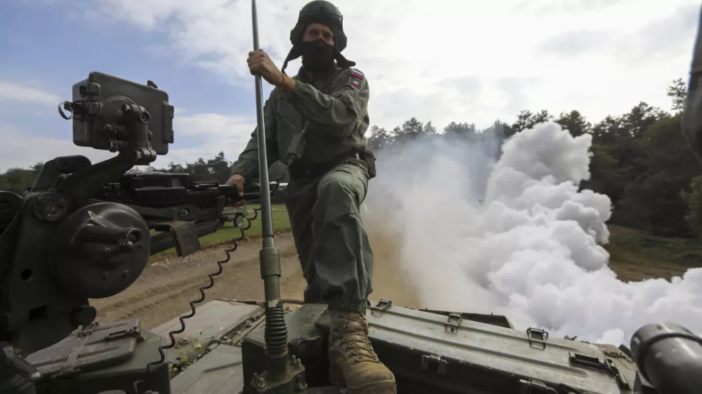 - Tank M-84 - bojno gosenično vozilo - 12.10.2023 - Slovenska vojska (SV) - oklepniki – bojna vozila - oborožitev //FOTO: Luka Cjuha