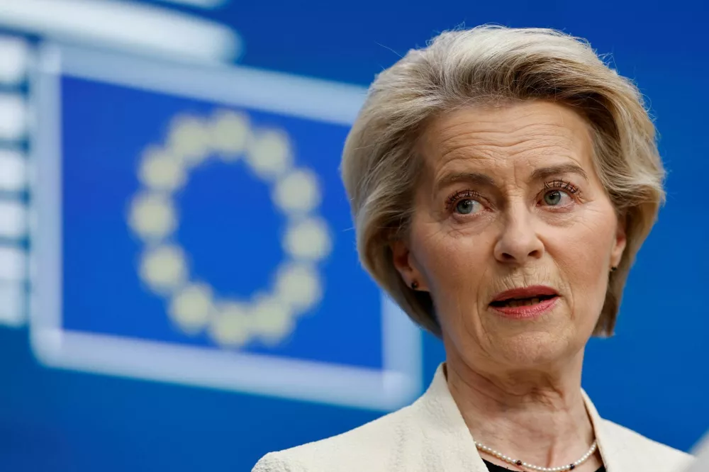 FILE PHOTO: European Commission President Ursula von der Leyen attends a press conference after a European Union leaders' special summit to discuss Ukraine and European defence, in Brussels, Belgium March 6, 2025. REUTERS/Stephanie Lecocq/File Photo / Foto: Stephanie Lecocq