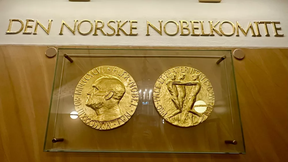 11 October 2024, Norway, Oslo: The front and back of the medal for the Nobel Peace Prize are on display at the Norwegian Nobel Institute in Oslo. It is in this building that the winner of the Nobel Peace Prize will be announced on 11 October. Photo: Steffen Trumpf/dpa