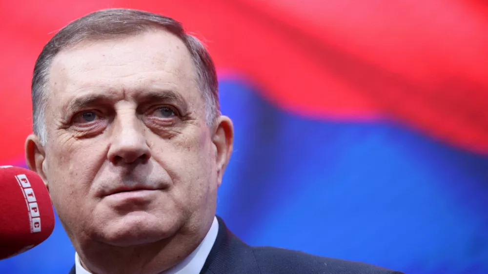 FILE PHOTO: President of Republika Srpska (Serb Republic) Milorad Dodik addresses his supporters reacting to court decision on charges that he defied rulings by an international peace envoy, in Banja Luka, Bosnia and Herzegovina, February 26, 2025. REUTERS/Amel Emric/File Photo