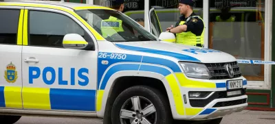 Police officers secure the area outside of a restaurant following a shooting in Sandviken, eastern Sweden September 22, 2023.  TT News Agency/Henrik Hansson via REUTERS   ATTENTION EDITORS - THIS IMAGE WAS PROVIDED BY A THIRD PARTY. SWEDEN OUT. NO COMMERCIAL OR EDITORIAL SALES IN SWEDEN.