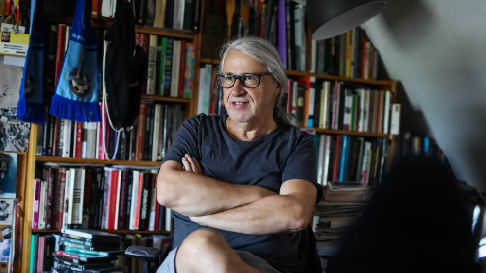 17.08.2022. Marcel &Scaron;tefančič, slovenski filmski kritik, televizijski voditelj in publicist.//FOTO: Bojan VelikonjaOPOMBA: ZA OBJAVO V OBJEKTIVU