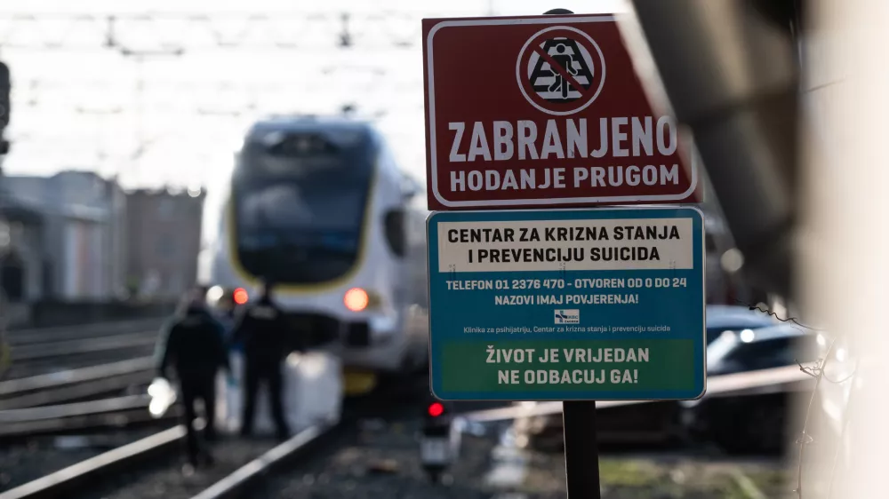 10.03.2025., Zagreb - Na Zapadnom kolodvoru dijete je palo pod putnicki vlak. Policija provodi ocevid. Photo: Davor Puklavec/PIXSELL