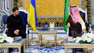 10 March 2025, Saudi Arabia, Jeddah: Ukrainian President Volodymyr Zelensky is welcomed by Prince Mishaal bin Abdulaziz Al Saud, Deputy Governor of Makkah Region, upon his arrival in Jeddah. Photo: -/Saudi Press Agency/dpa - ATTENTION: editorial use only and only if the credit mentioned above is referenced in full