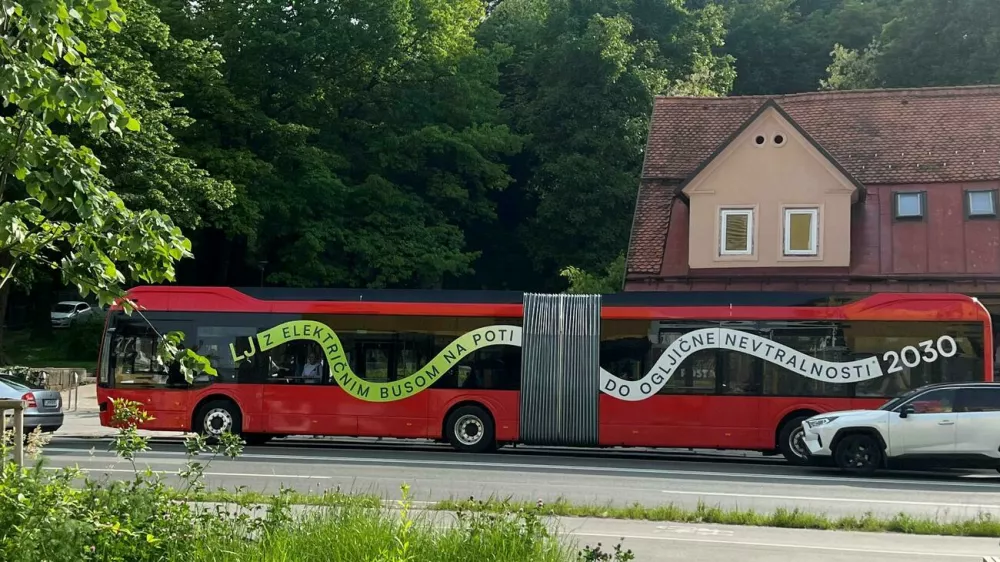 električni avtobus na testiranju v Ljubljani maja 2024