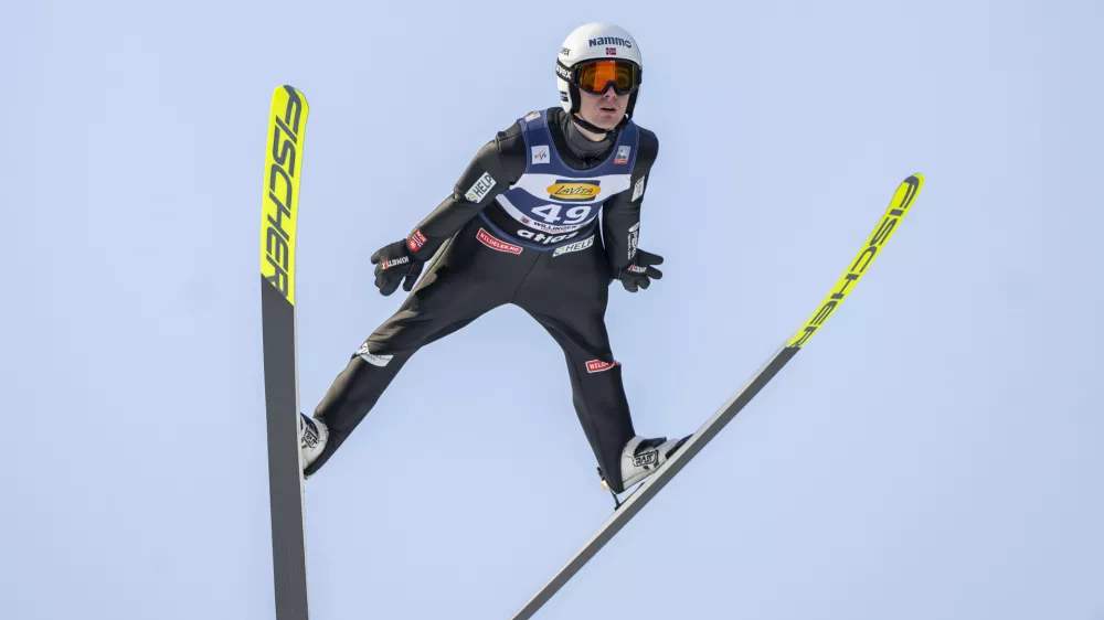 FILED - 02 February 2025, Hesse, Willingen: Norwegian ski jumper Kristoffer Eriksen Sundal from Norway jumps during 1st round of the men's large hill competition at the Nordic Skiing/Jumping World Cup. Three additional Norwegian ski jumpers have been suspended after a cheating scandal at the Nordic skiing world championships, ruling body FIS said in a news conference. Kristoffer Eriksen Sundal, Robert Johansson and Robin Pedersen received their suspension shortly after they had competed in the qualification for the World Cup event in Oslo later. Photo: David Inderlied/dpa