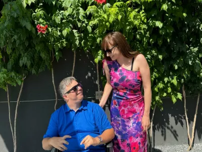 Eva Lipovšek z bratom z motnjo v duševnem razvoju. / Foto: Osebni Arhiv