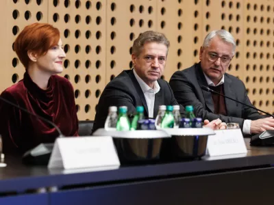 Brdo pri Kranju, Kongresni center Brdo.Koalicijski vrh.Ministrica za kulturo Asta Vrecko, predsednik vlade Robert Golob in minister za gospodarstvo, turizem in sport Matjaz Han.