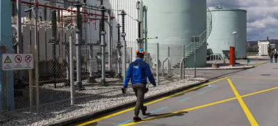 - Energetika, elektrika, samoskrba, daljnovod — 19.04.2023 – Nuklearna elektrarna Krško (NEK), edina slovenska jedrska elektrarna, ki deluje od leta 1983 //FOTO: Bojan Velikonja