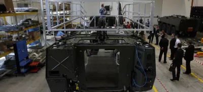 - Tovarna Gorenje INDOP Šoštanj, del proizvodnje - oklepno kolesno vozilo 8 x 8 Patria za potrebe Slovenske vojske (SV)- leto in pol od začetka proizvodnje slovenskih osemkolesnikov poročali o rezultatihna področjih prenosa tehnologije, razvoja in proizvodnje oklepnih vozil  /FOTO: Bojan VelikonjaOPOMBA: ZA OBJAVO V ČASOPISU DNEVNIK