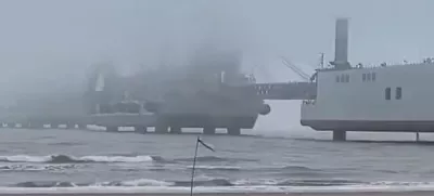 Nove kItajske ladje, ki lahko tvorijo premični pomol.