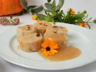 Sirovi štruklji s sadjem / Foto: Bla? T. Muc Photography