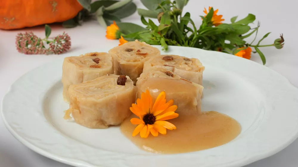 Sirovi štruklji s sadjem / Foto: Bla? T. Muc Photography