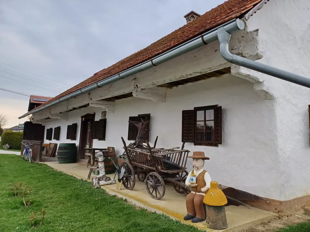 Domačija Kapl, Dražen Vrh, Slovenske Gorice, Viktor Kapl, prenovljena domačija, nagrada Šola prenove / Foto: Nataša Bucik Ozebek