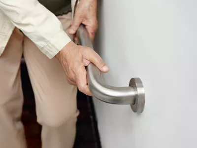 Prosilcev za pomoč na domu je vse več. / Foto: iStock