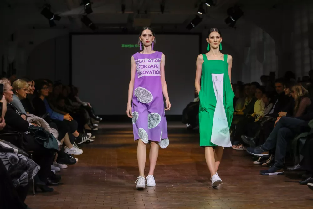 01.04.2025 - Modna revija - Srednja šola za oblikovanje in fotografijo Ljubljana. Dijakinje in dijaki zaključnega letnika modnega oblikovanja bodo predstavljali svoje kolekcije oblačiFoto: Luka Cjuha