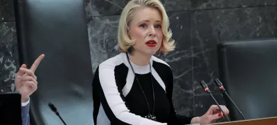 Ljubljana, DZ.Izredna seja DZ, na kateri so obravnavali novelo zakona o zdravstveni dejavnosti.Predsednica DZ Urska Klakocar Zupancic.