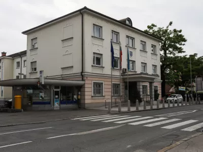 Na Občini Domžale so v prvo branje poslali posodobljen poslovnik občinskega sveta. Foto: Bojan Velikonja