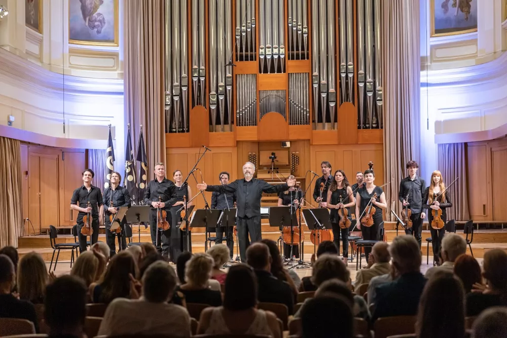 Slovenska inštrumentalna zasedba za izvajanje sodobne glasbe Ensemble Dissonance bo v Slavnostni dvorani Narodne galerije 11. aprila krstno odigrala nova dela mladih slovenskih skladateljev. Foto: Darja Štravs Tisu