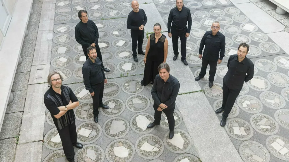 V Viteški dvorni Križank bo 13. aprila tradicionalna Noč slovenskih skladateljev s številnimi novimi deli skladateljev različnih generacij. Krstno jih bo odigral Ansambel za sodobno glasbo MD7. Foto: Darja Štravs Tisu