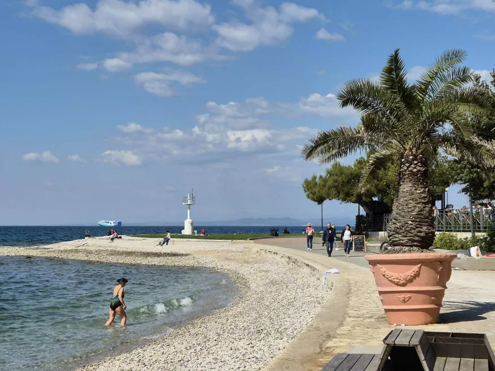 Izolska plaza Svetilnik, kopanje, morje