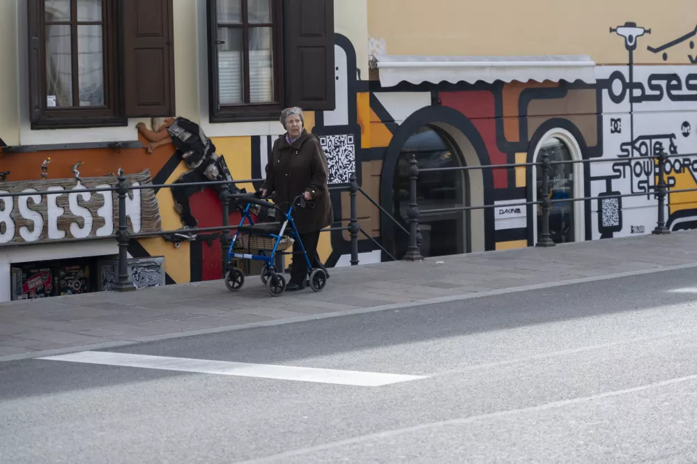 Prvi mož ZPIZ Marijan Papež si želi, da bi bili nadaljnji postopki do sprejema novele pokojninskega zakona čim hitrejši in čim manj razburkani. Fotografija je simbolična. Foto: Nik Erik Neubauer
