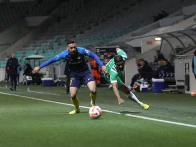 Aljoša Matko (levo) 06.04.2023 – nogomet - Olimpija: Celje, pokal Pivovarne Union, četrtfinale: //FOTO: Luka Cjuha