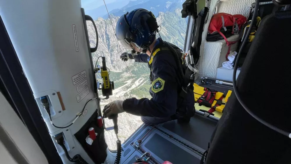 Helikoptersko reševanje v gorah / Foto: Pu Kranj