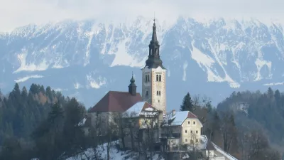 blejski otok, zamrzneno jezero / Foto: Miran šubic