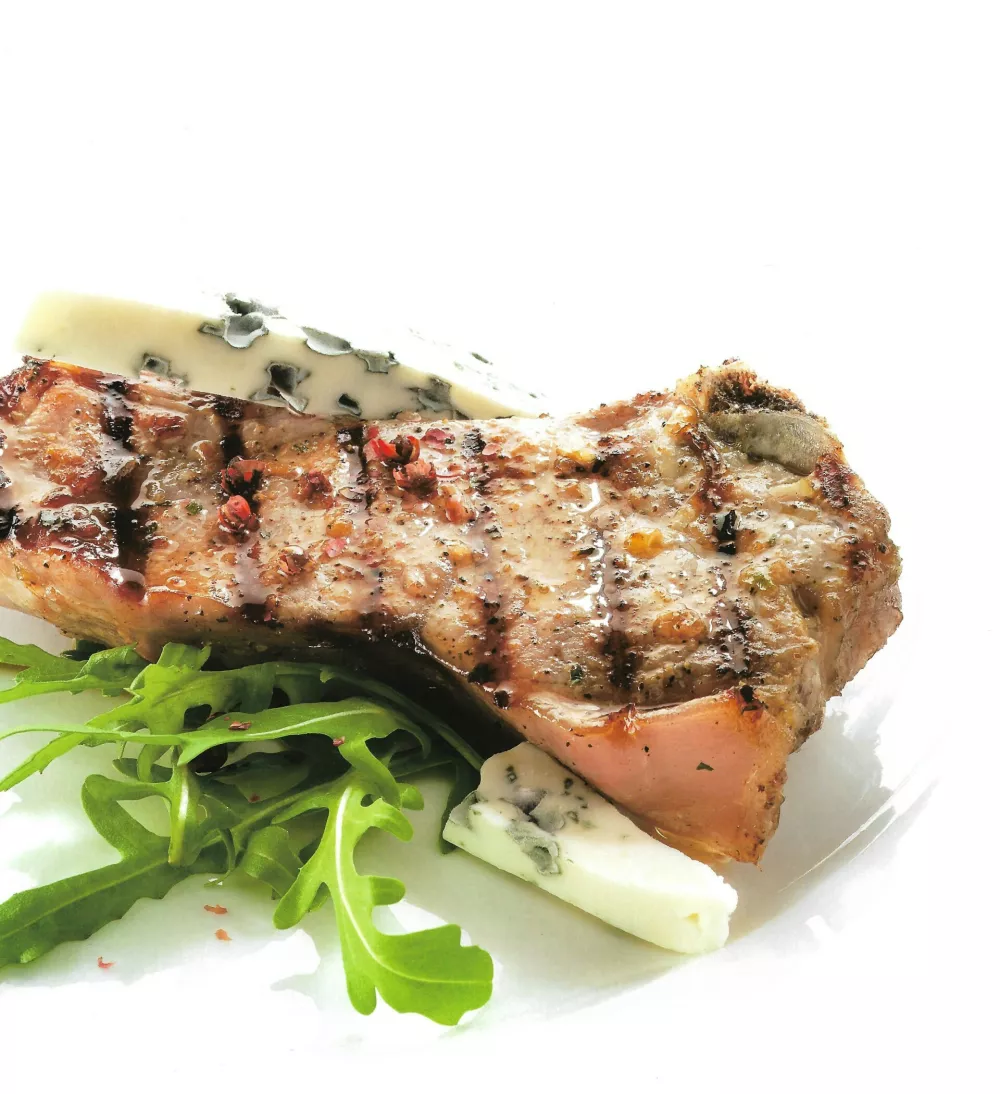 Telečji kotlet z gorgonzolo / Foto: Dzs